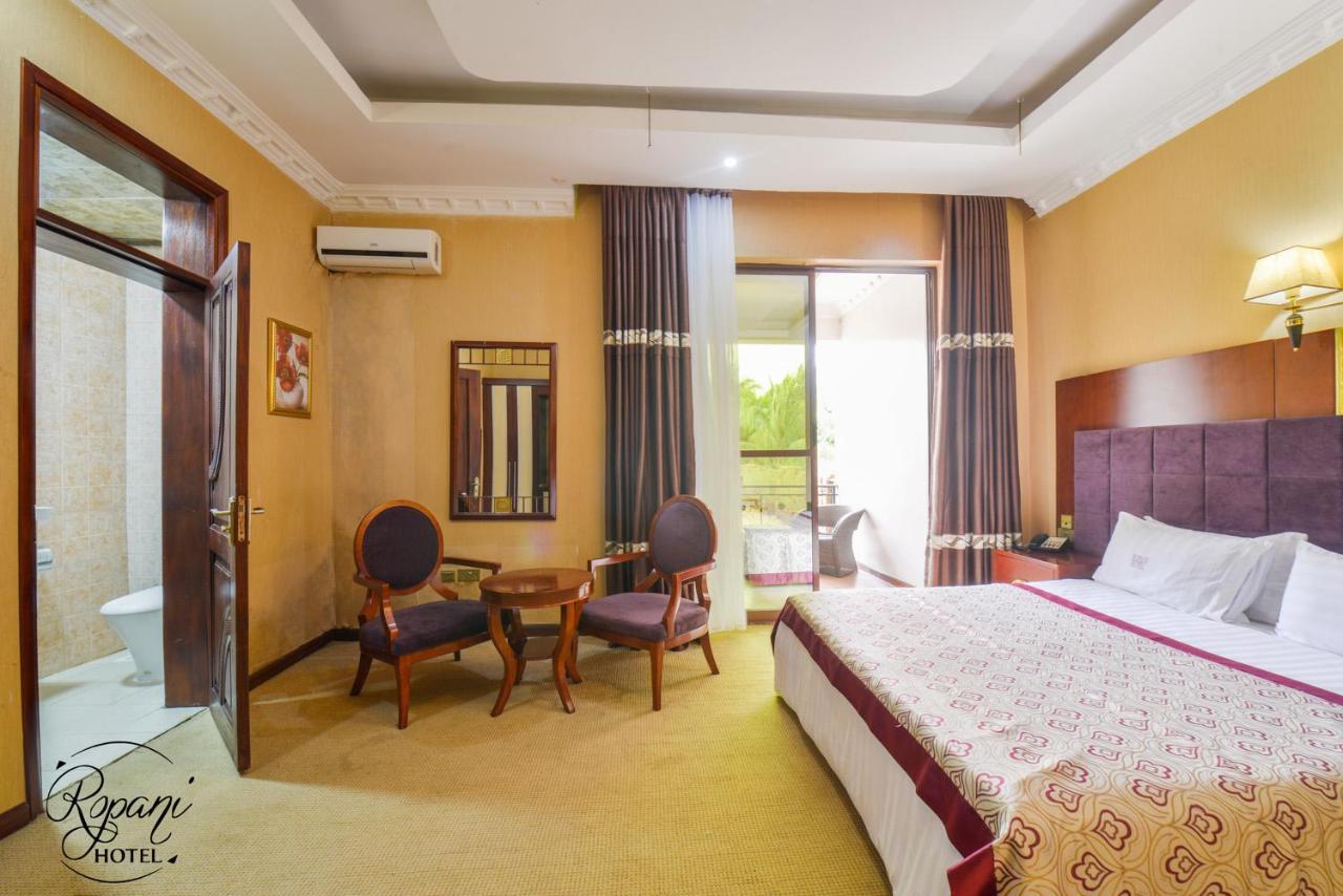 Ropani Hotel Kitende Eksteriør bilde