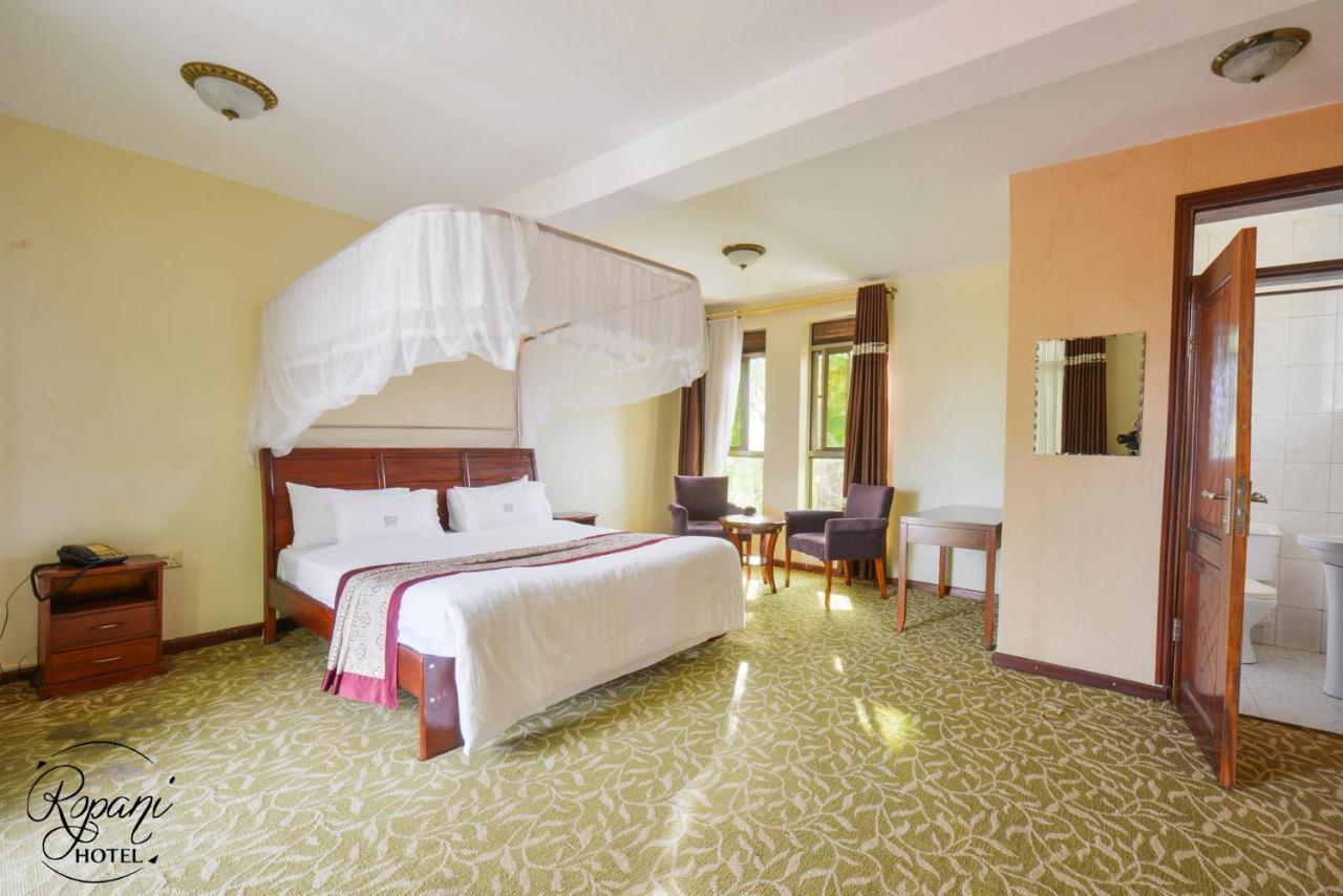 Ropani Hotel Kitende Eksteriør bilde